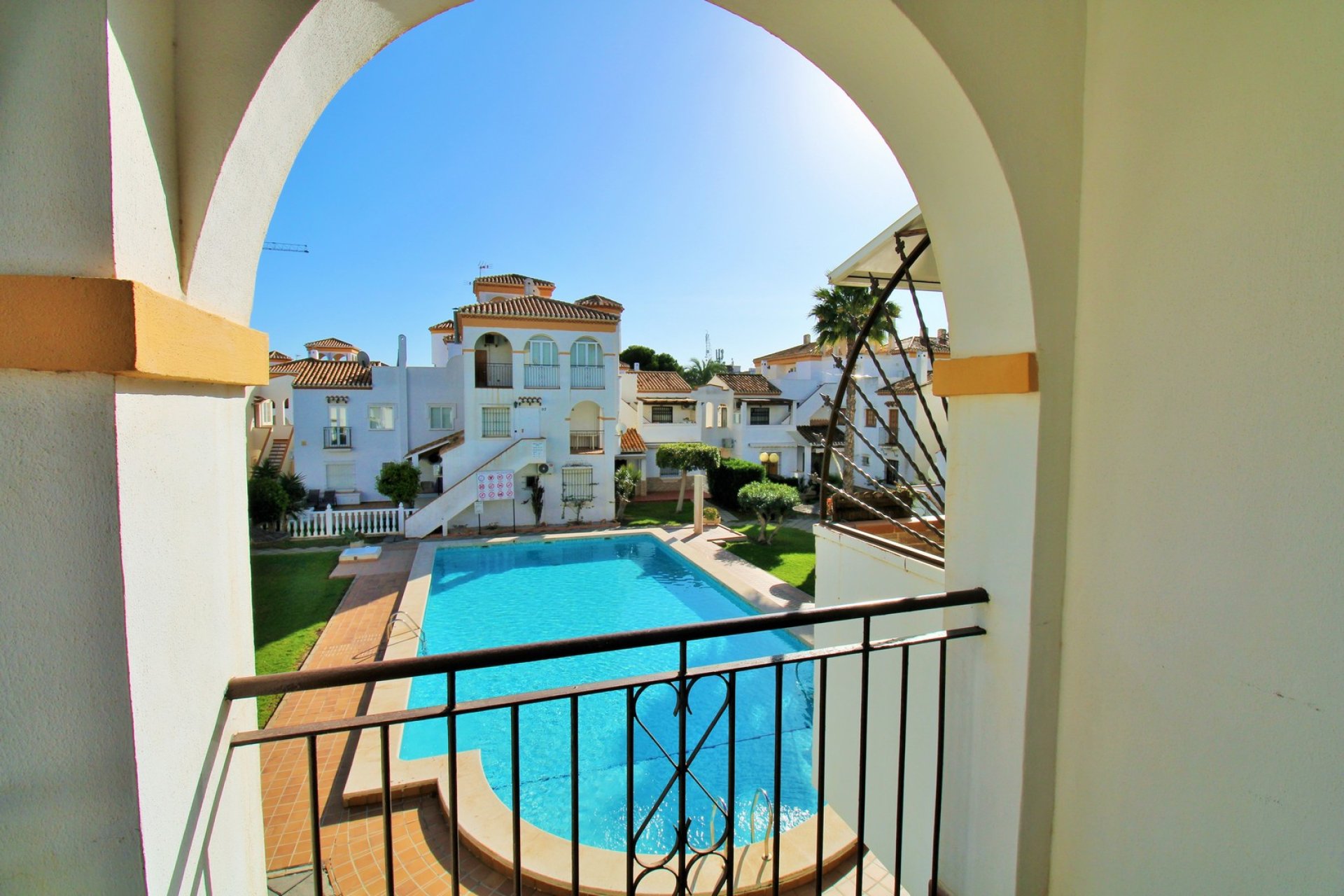 Herverkoop - Apartment -
Playa Flamenca