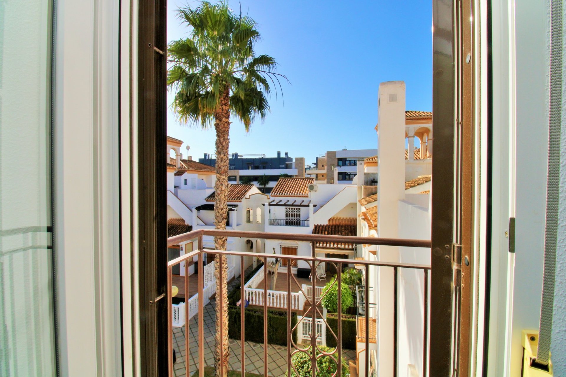 Herverkoop - Apartment -
Playa Flamenca