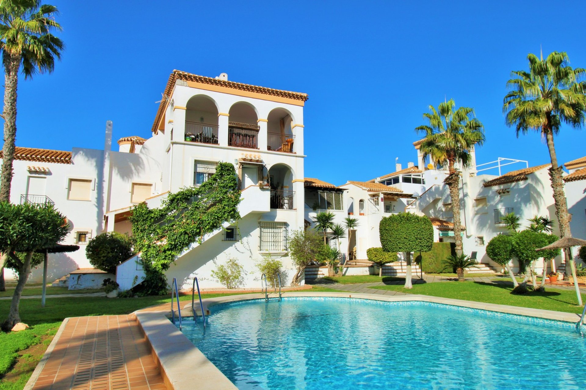 Herverkoop - Apartment -
Playa Flamenca