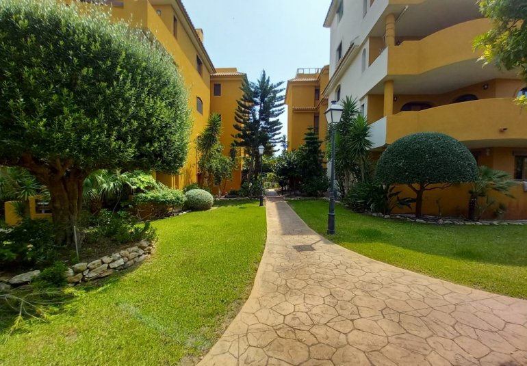 Herverkoop - Apartment -
Punta Prima