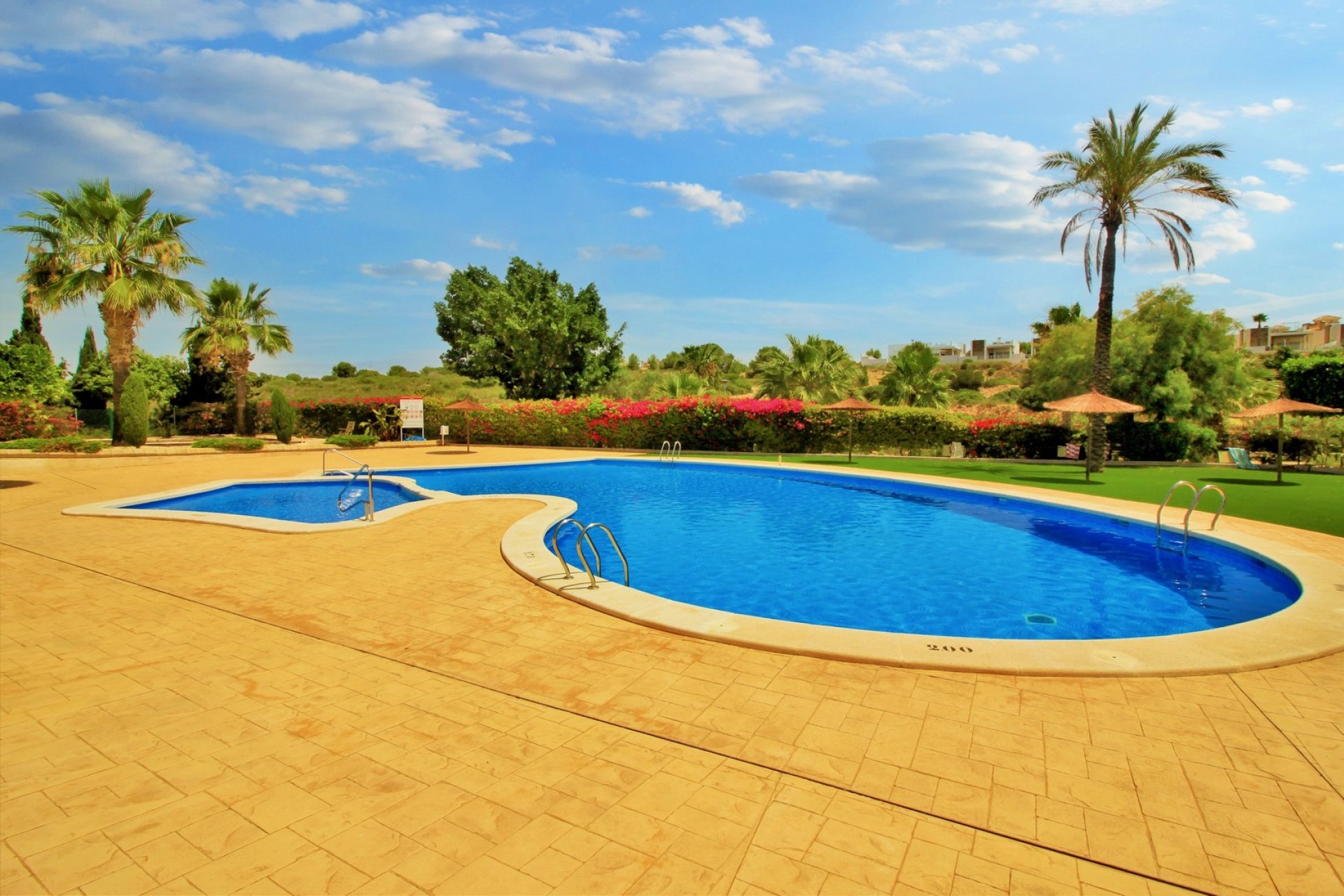 Herverkoop - Apartment -
Villamartin - PAU 8