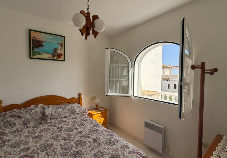 Herverkoop - Duplex -
Orihuela Costa - Villamartín