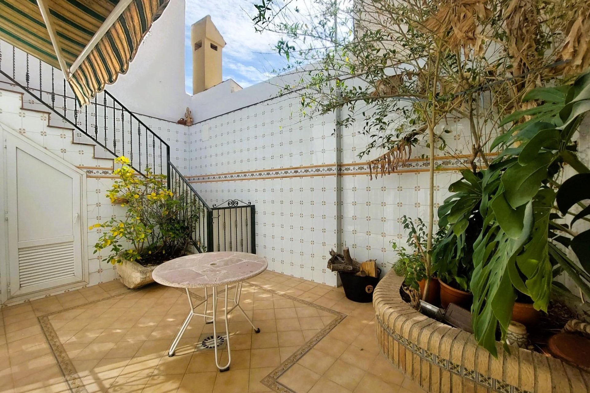 Herverkoop - Herenhuis -
Torrevieja - Centro