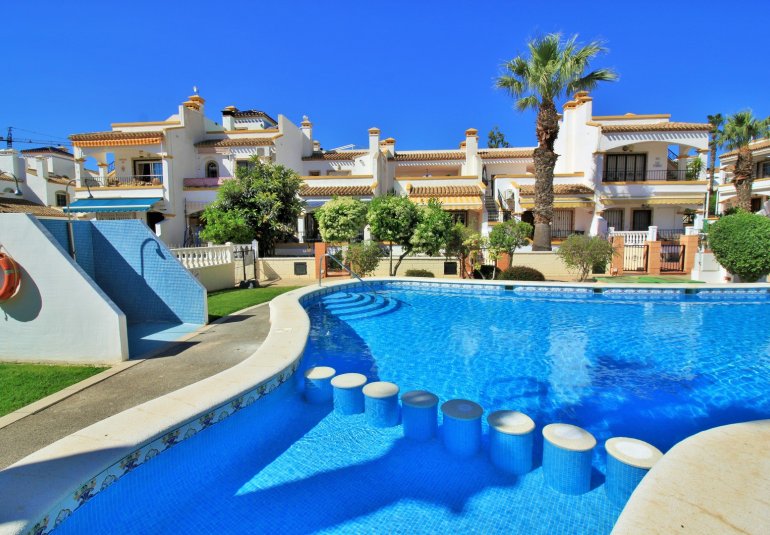 Herverkoop - Herenhuis -
Villamartin - Los Dolses