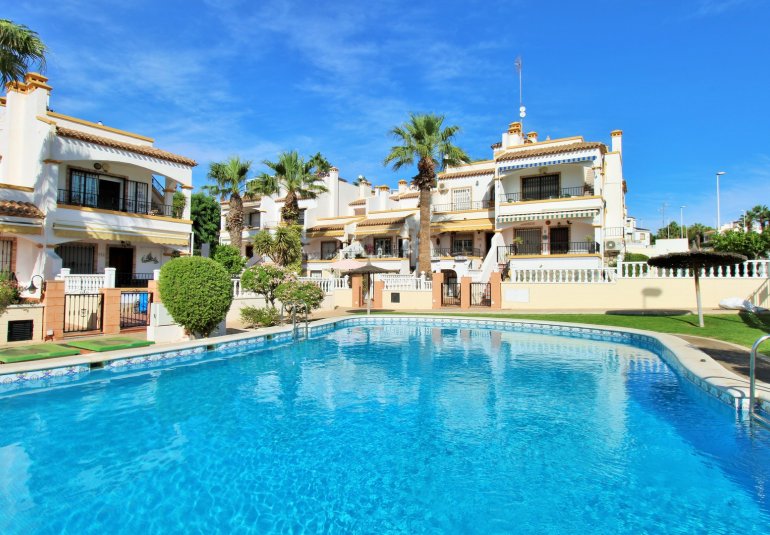 Herverkoop - Herenhuis -
Villamartin - Los Dolses