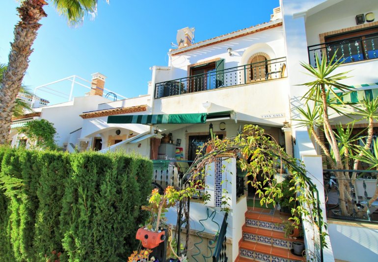 Herverkoop - Herenhuis -
Villamartin - PAU 8