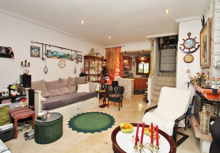 Herverkoop - Herenhuis -
Villamartin - PAU 8