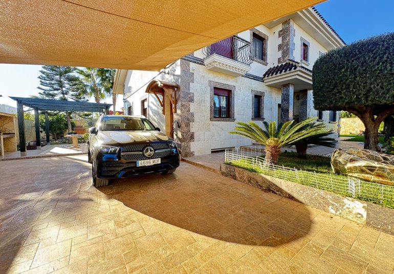 Herverkoop - Villa -
Cabo Roig