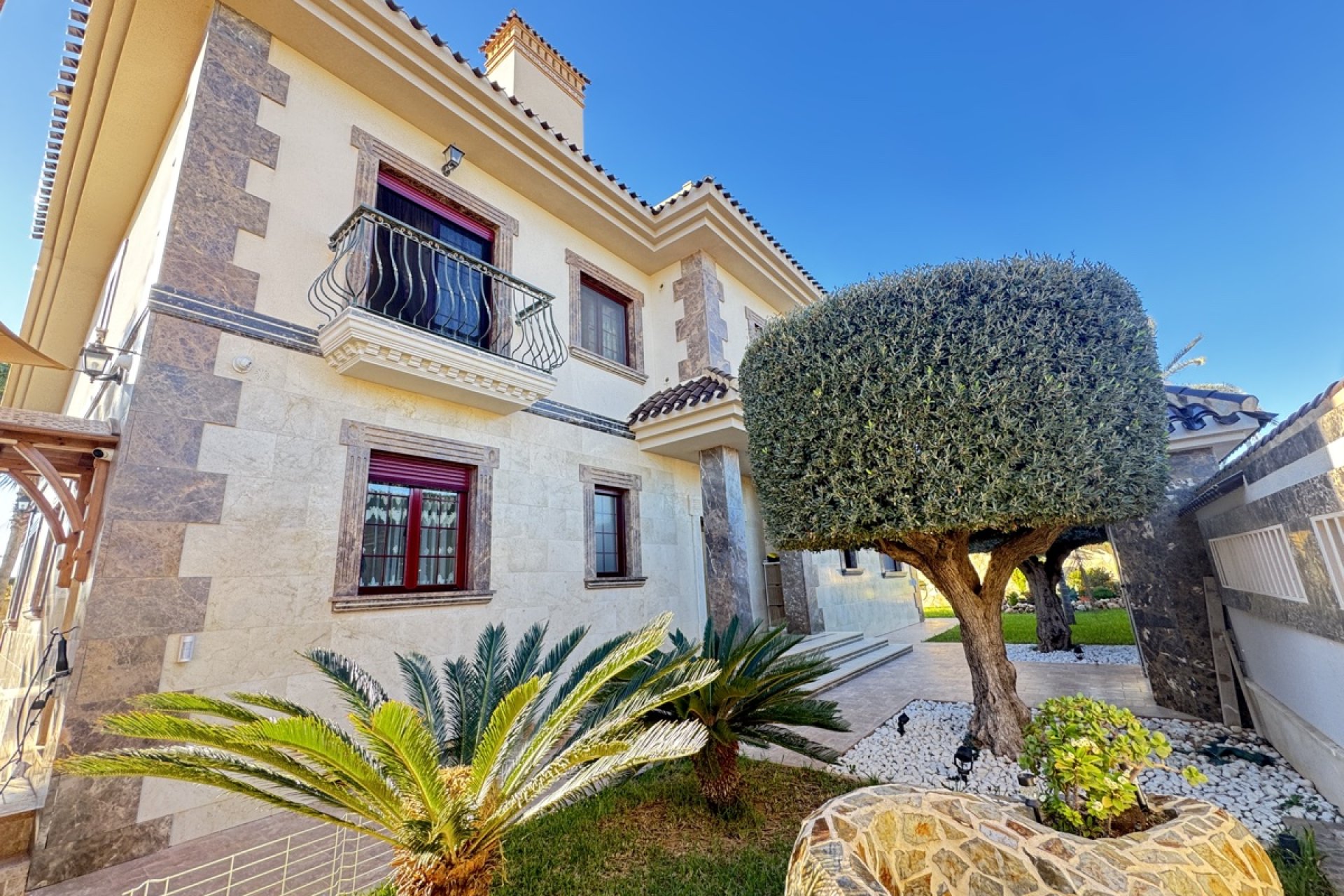 Herverkoop - Villa -
Cabo Roig
