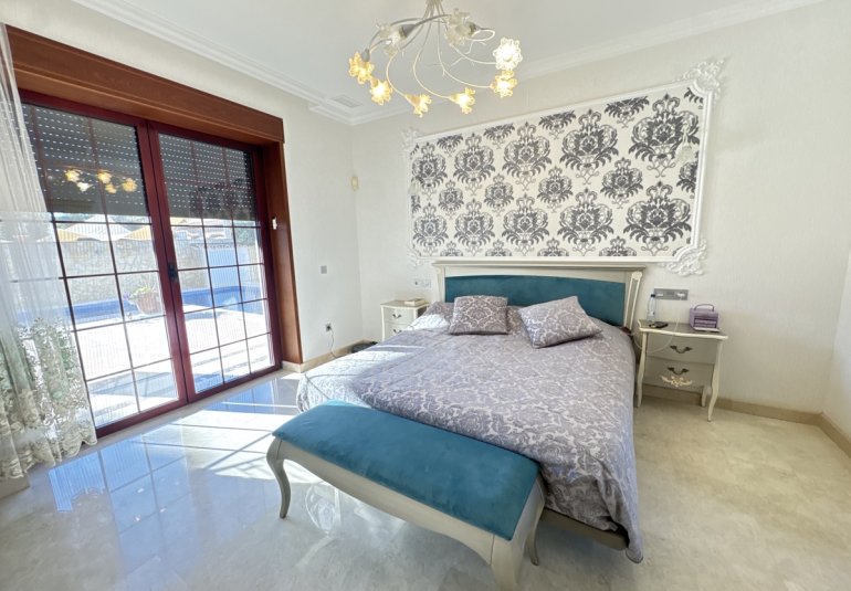 Herverkoop - Villa -
Cabo Roig