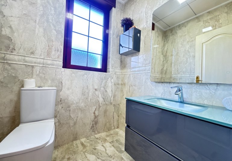 Herverkoop - Villa -
Cabo Roig