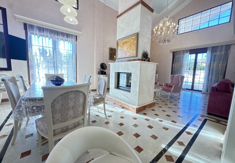 Herverkoop - Villa -
Cabo Roig