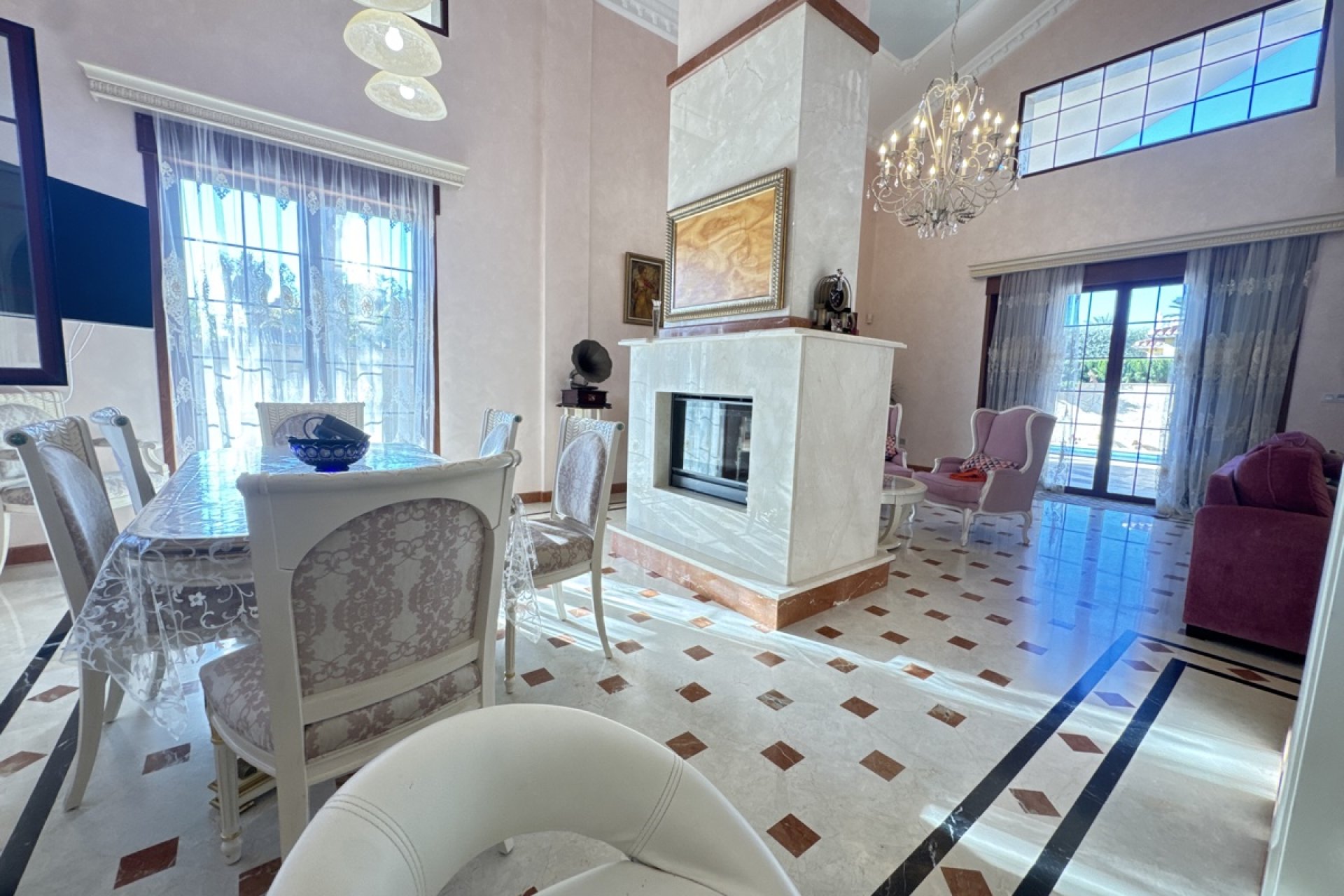 Herverkoop - Villa -
Cabo Roig