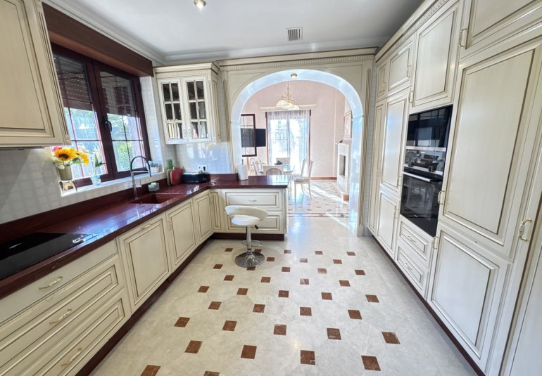 Herverkoop - Villa -
Cabo Roig