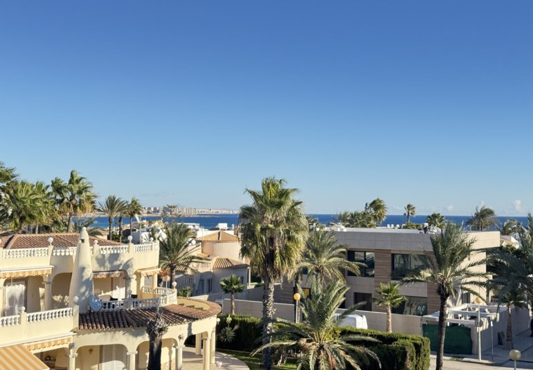 Herverkoop - Villa -
Cabo Roig