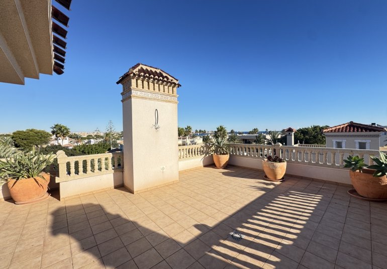 Herverkoop - Villa -
Cabo Roig