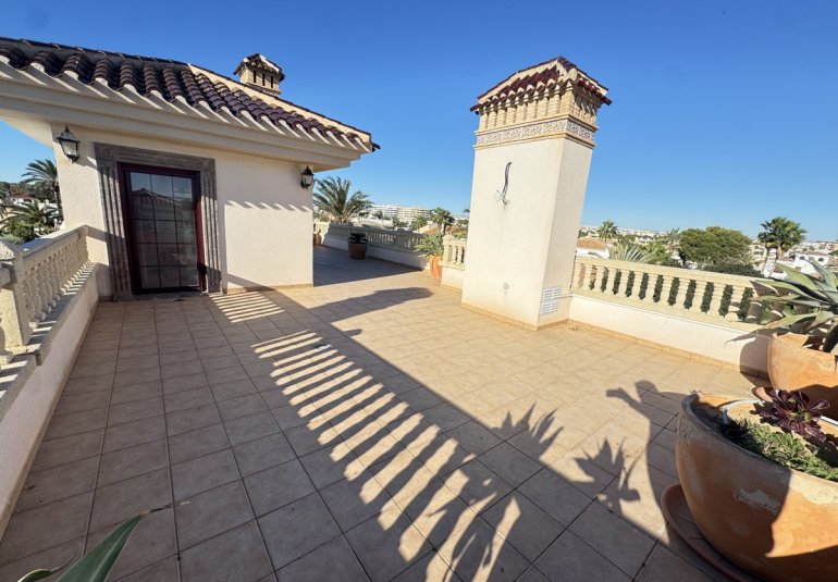 Herverkoop - Villa -
Cabo Roig