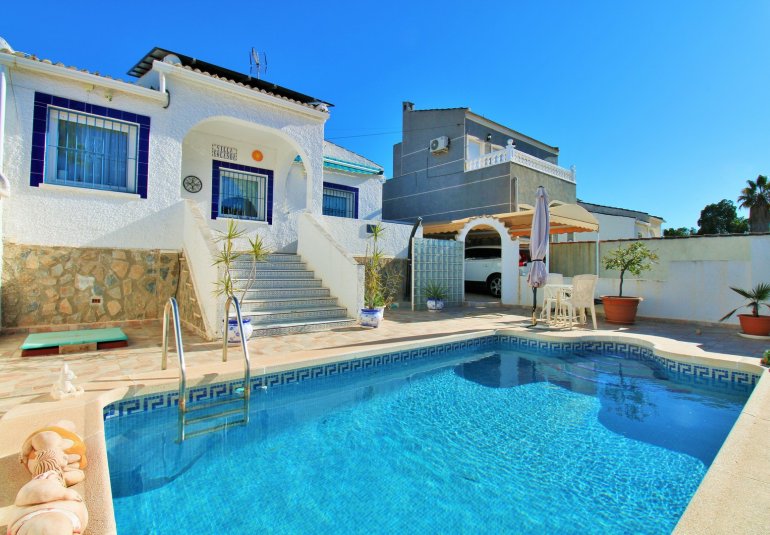 Herverkoop - Villa -
Torrevieja - El Chaparral