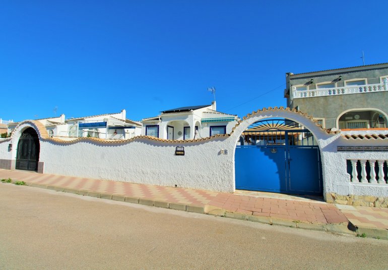 Herverkoop - Villa -
Torrevieja - El Chaparral