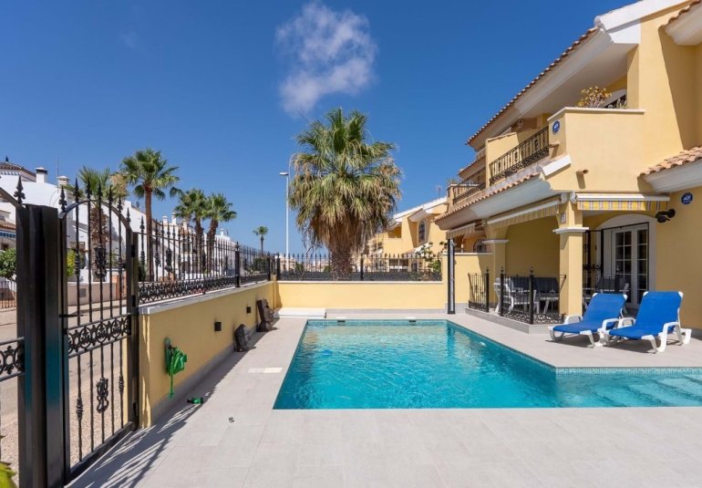 Herverkoop - Villa -
Villamartin - Los Dolses