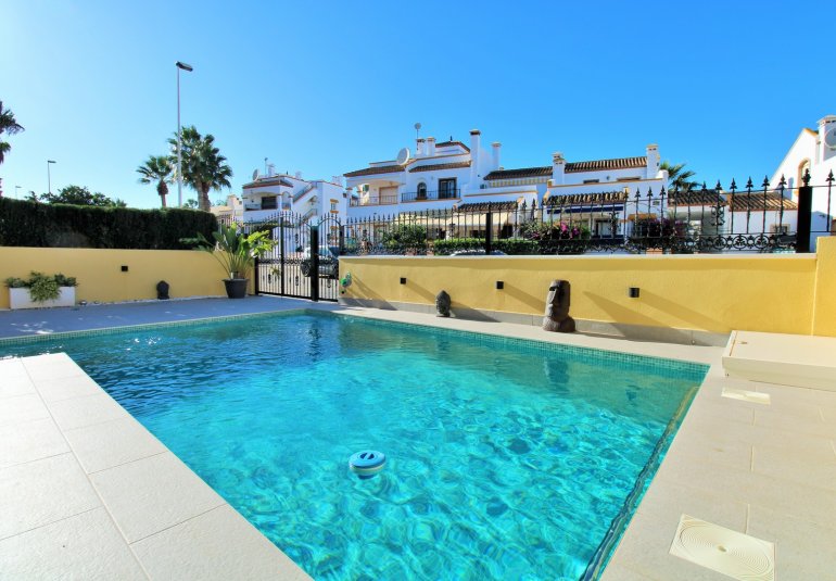 Herverkoop - Villa -
Villamartin - Los Dolses