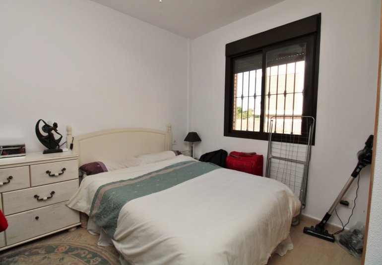 Herverkoop - Villa -
Villamartin - PAU 8