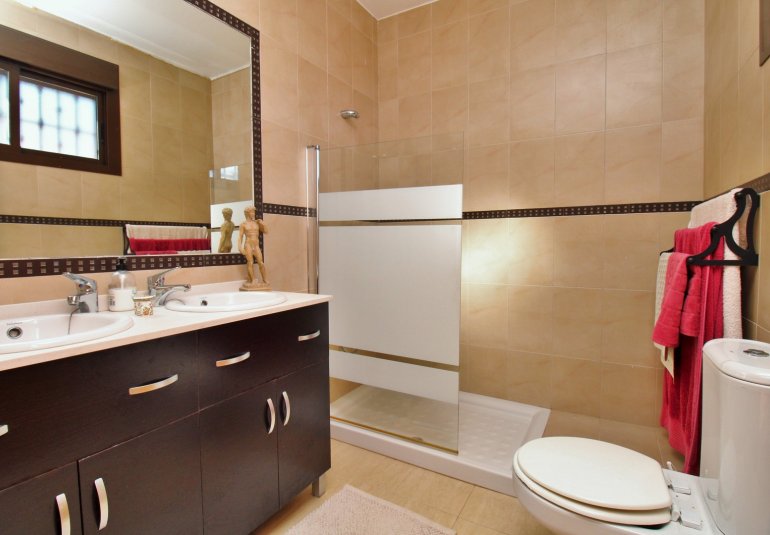 Herverkoop - Villa -
Villamartin - PAU 8