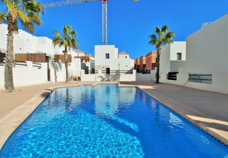 Herverkoop - Villa -
Villamartin - PAU 8