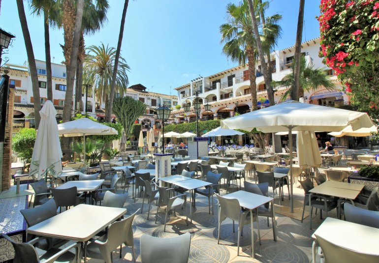 Herverkoop - Villa -
Villamartin - PAU 8