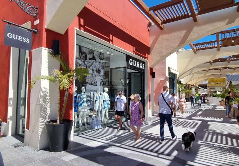 Herverkoop - Villa -
Villamartin - PAU 8