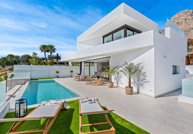 New Build - detached -
Polop