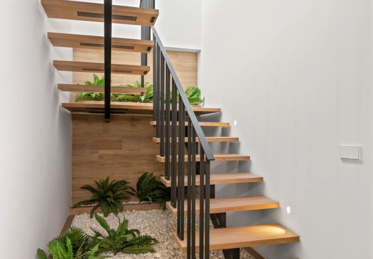 New Build - detached -
Polop