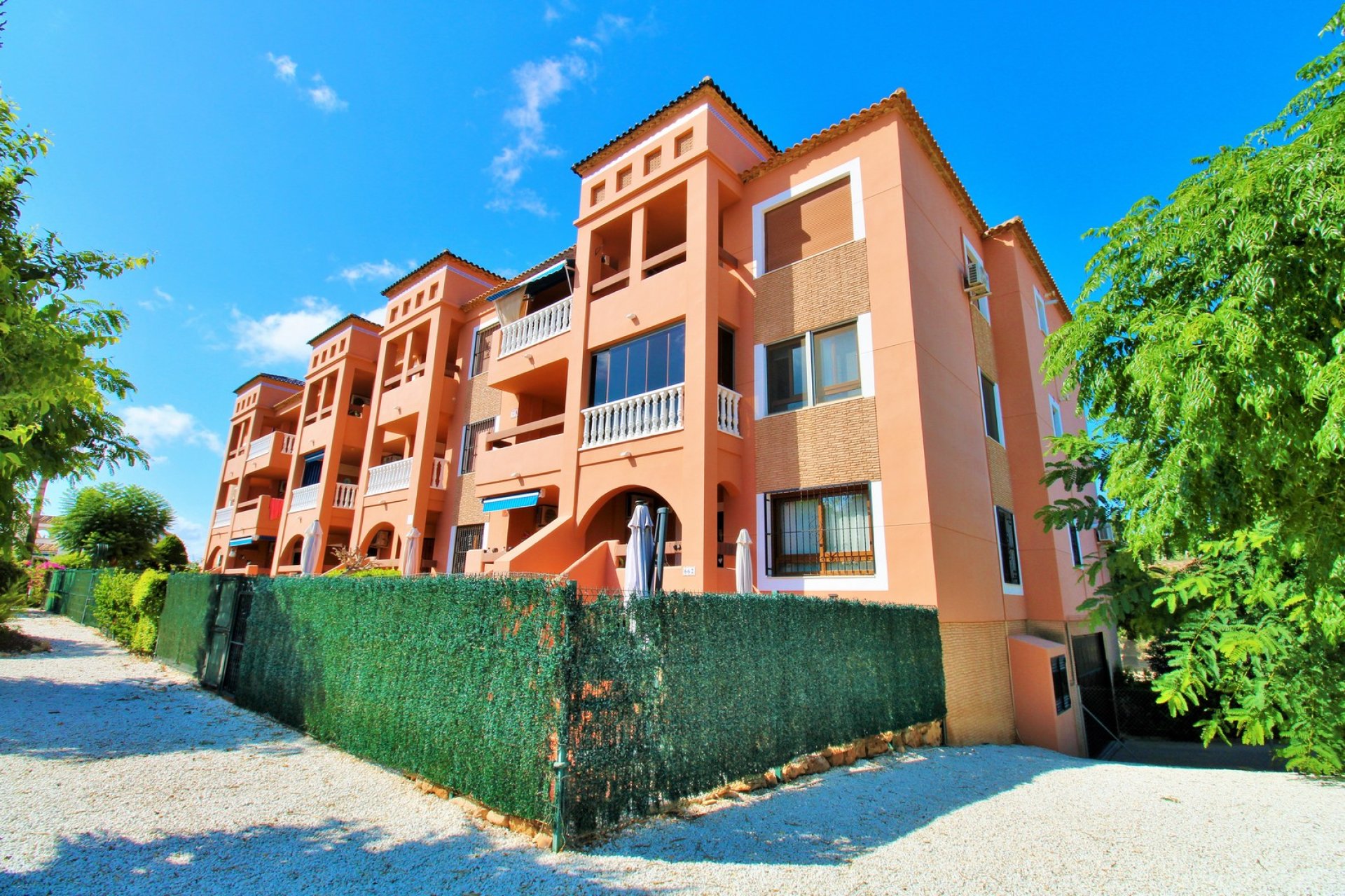 Resale - Apartment -
Villamartin - PAU 8