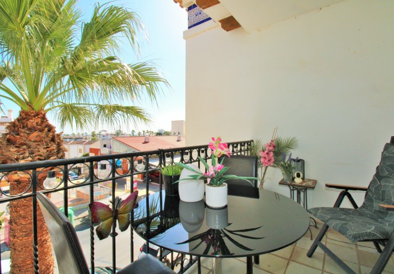 Resale - Apartment -
Villamartin