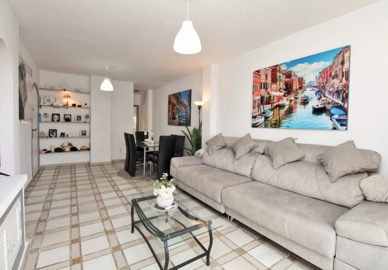 Resale - Apartment -
Villamartin