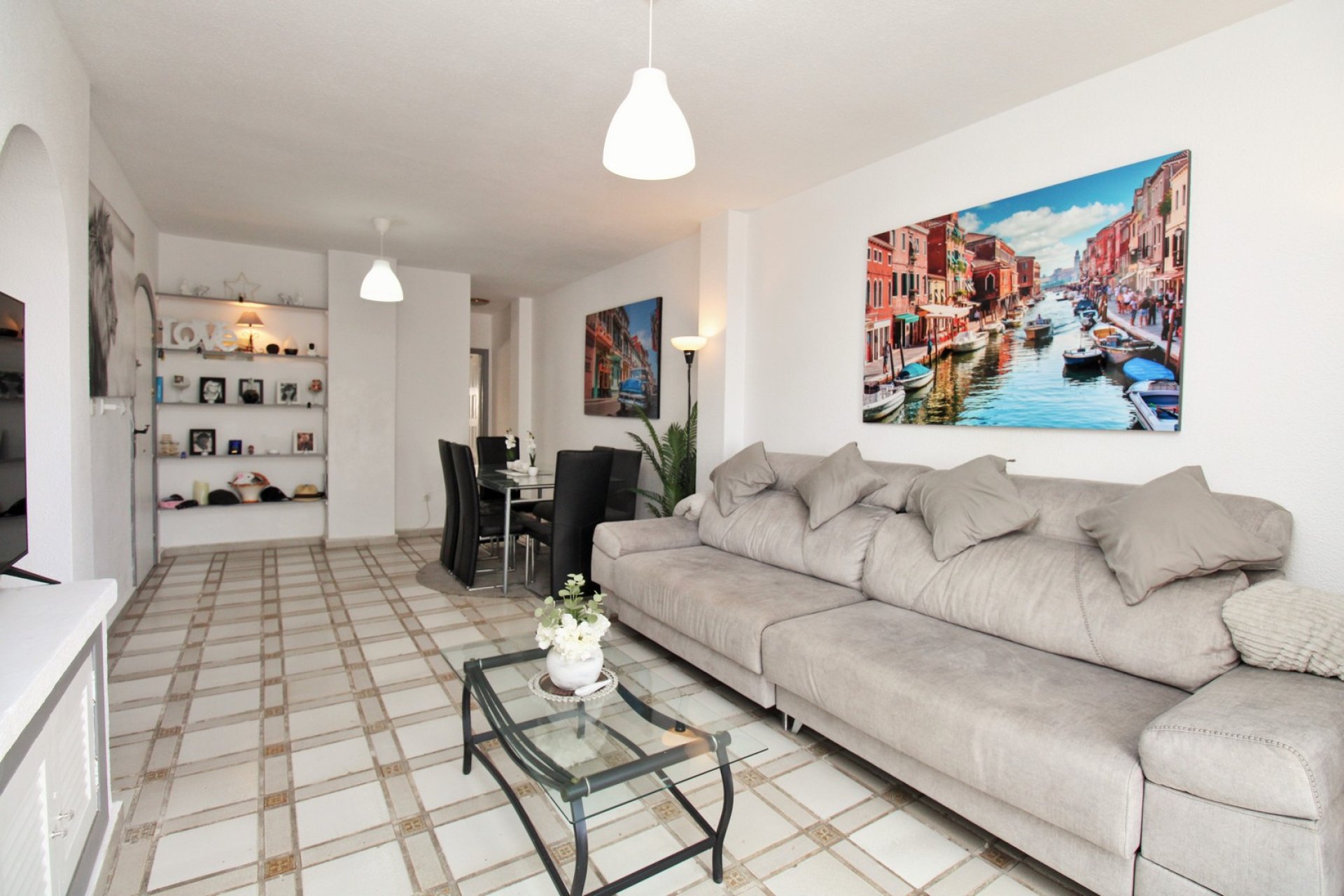 Resale - Apartment -
Villamartin
