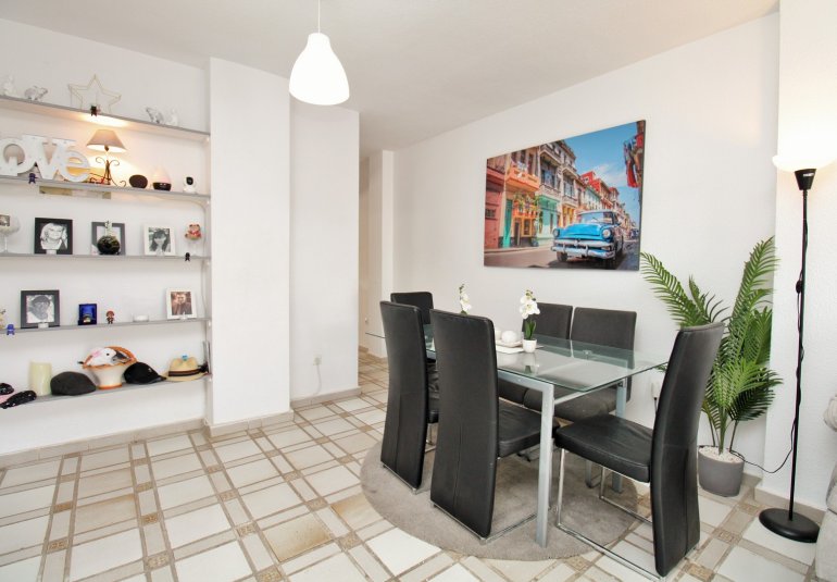 Resale - Apartment -
Villamartin