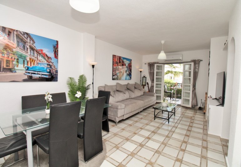 Resale - Apartment -
Villamartin