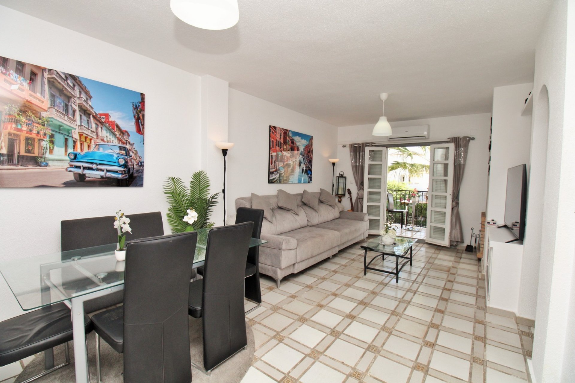 Resale - Apartment -
Villamartin