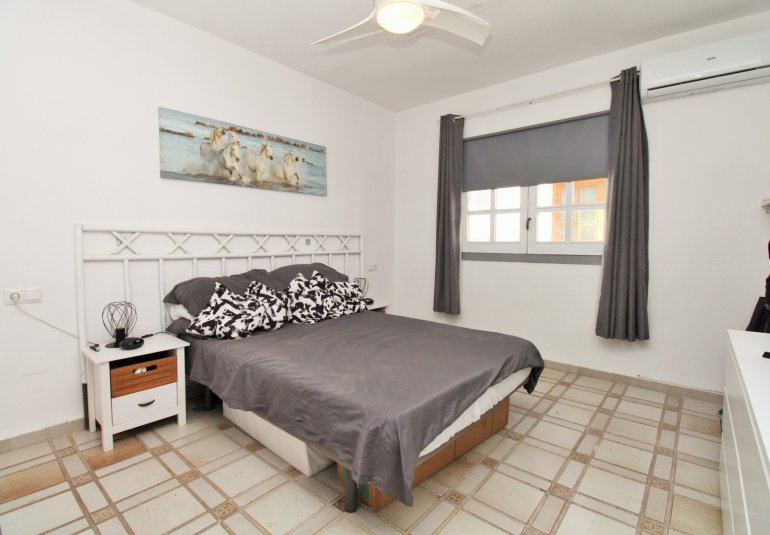 Resale - Apartment -
Villamartin