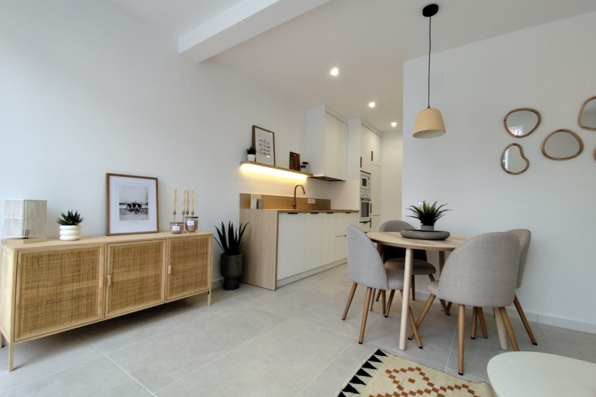 Resale - Bungalow -
La Siesta