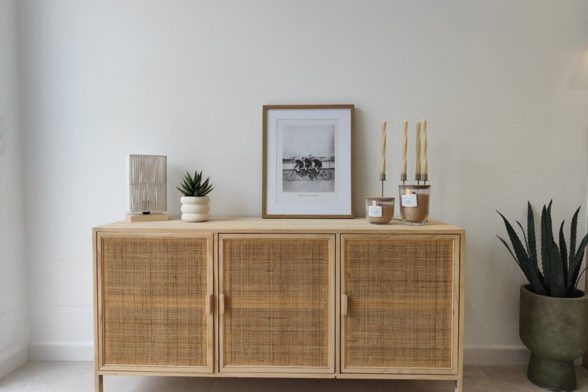 Resale - Bungalow -
La Siesta