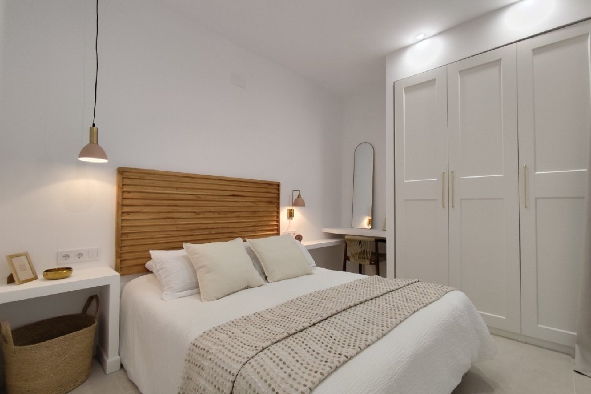 Resale - Bungalow -
La Siesta