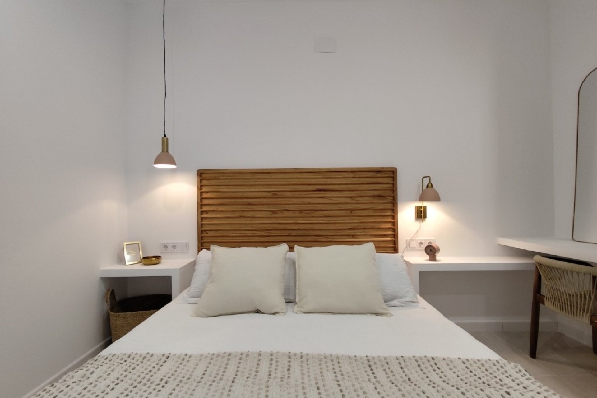 Resale - Bungalow -
La Siesta