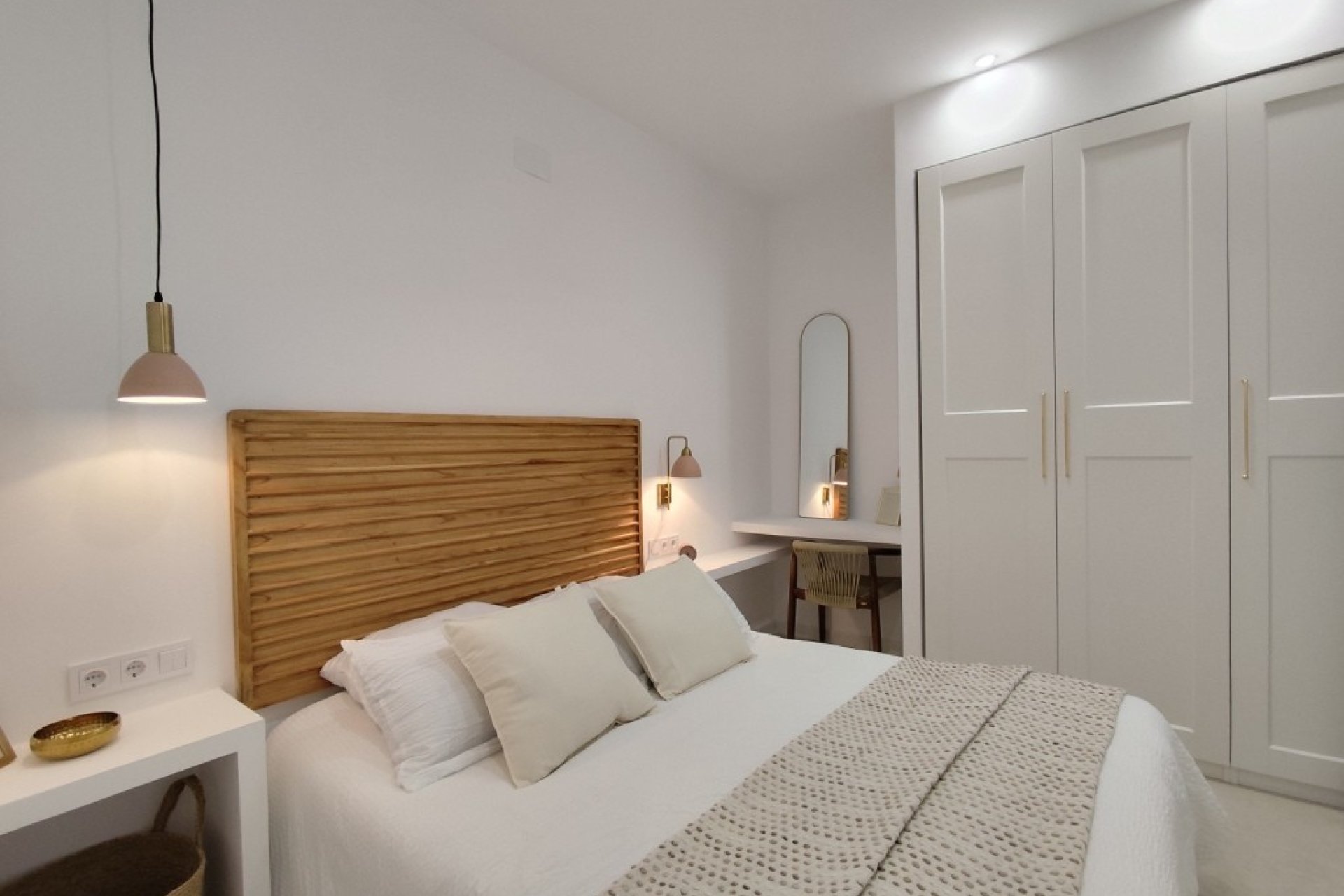 Resale - Bungalow -
La Siesta