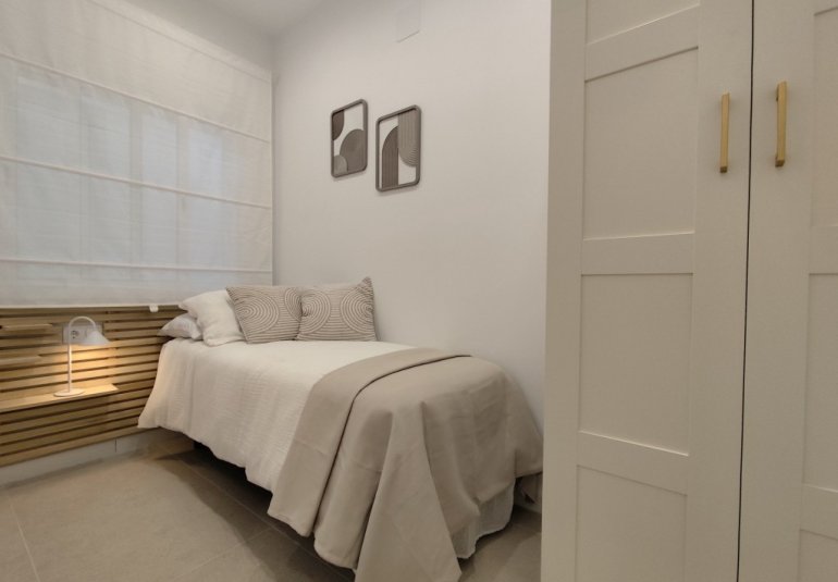 Resale - Bungalow -
La Siesta