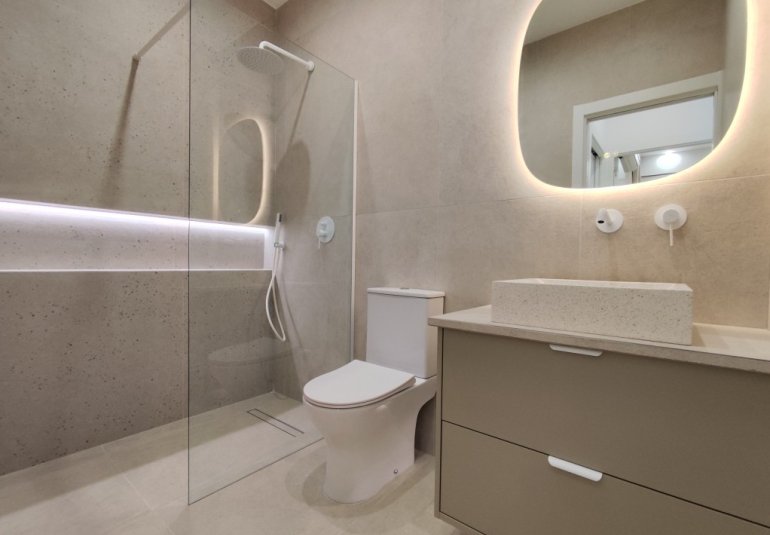 Resale - Bungalow -
La Siesta