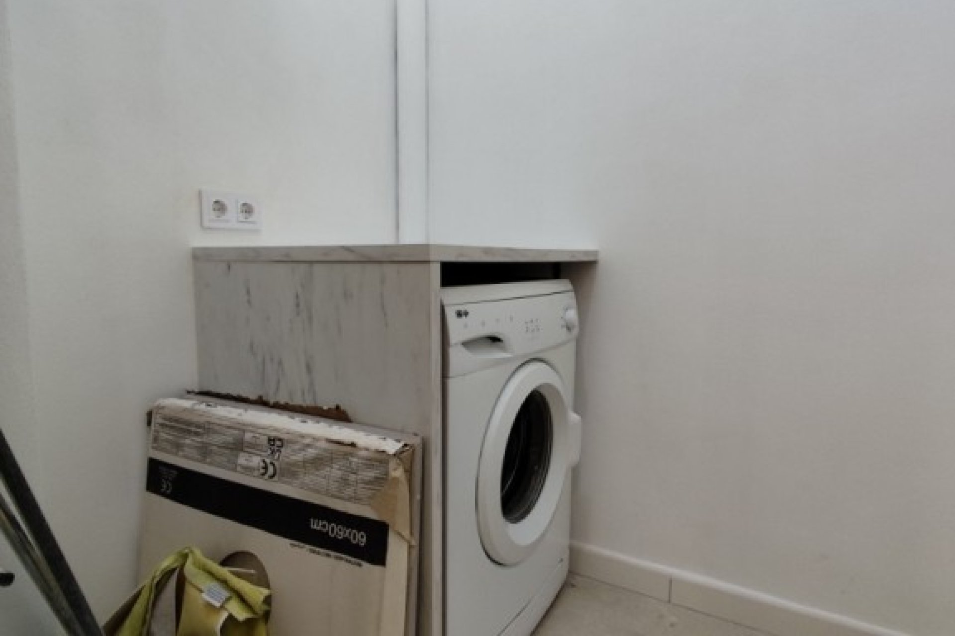 Resale - Bungalow -
La Siesta