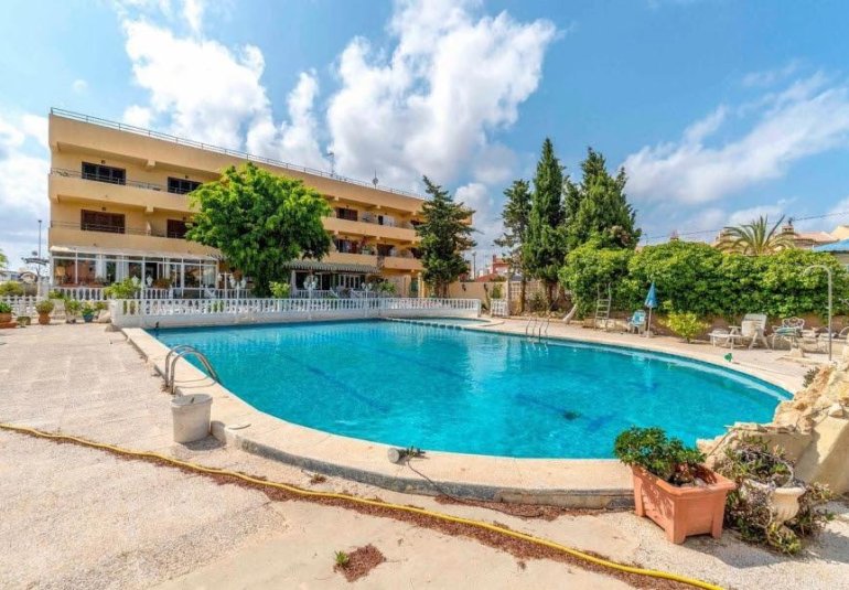 Resale - Commercial -
Torrevieja - Los Frutales