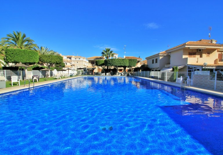 Resale - Townhouse -
Playa Flamenca
